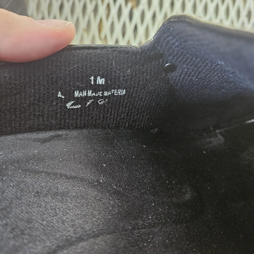 ππ3/20ππElegant Black Ankle Booties - Picture 3 of 5